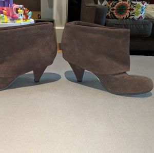 Steve Madden Brown Suede Booties